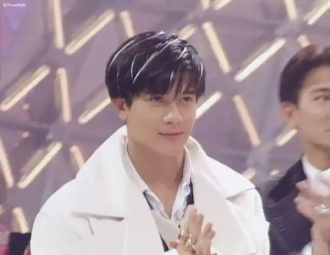 的名场面,林彦俊暴涨10w粉丝,边伯贤眼罩成为神图_吴磊_张动图_郭富城