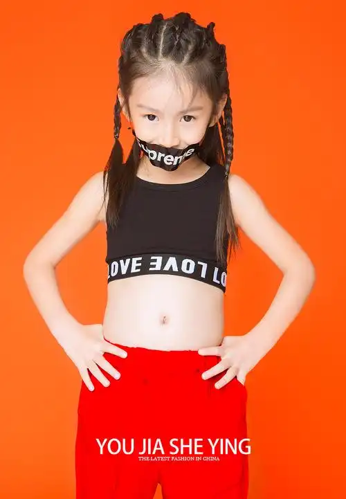 给孩子拍照的旗扬的儿童摄影作品《我的小杨幂~ 哈哈》