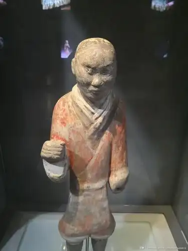 蓑衣士兵俑,陕西省咸阳市杨家湾汉墓出土(咸阳市博物馆)