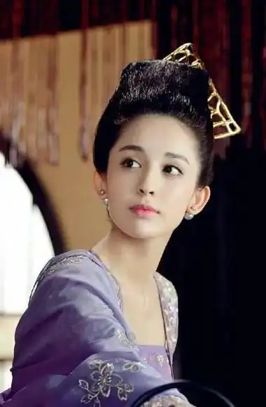 人前清纯,人后疯狂,"清纯女神"古力娜扎的人设崩塌史