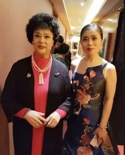 【视频展播】西安美女歌手张玮莹受邀参加2018民族春晚录制,深情演绎