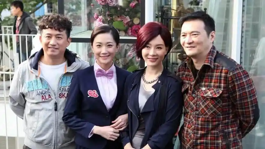 吴玉华和老公及儿女素颜生活照她已是亿万富婆前夫汪俊至今未婚