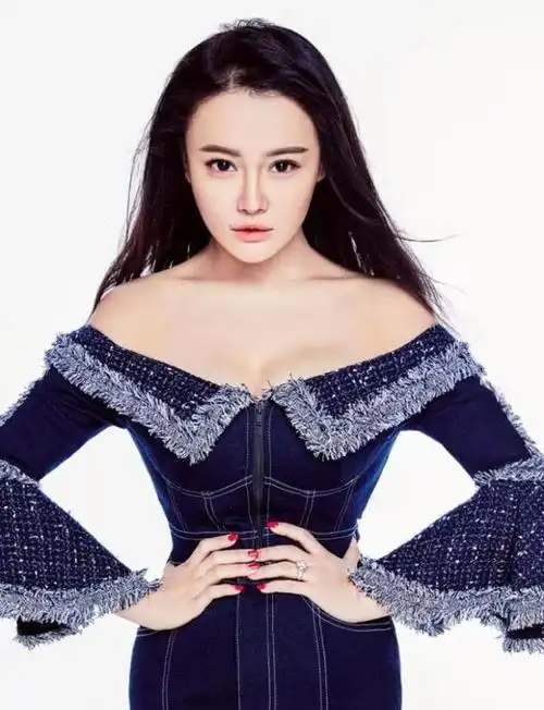 拳王邹市明的老婆冉莹颖人美身材好学历还那么高很多人比不上