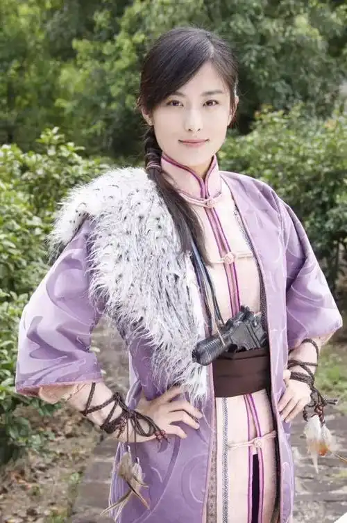 不露的徐子晏——医疗剧《无影灯下》中饰演泌尿科医生陆亚楠徐百卉