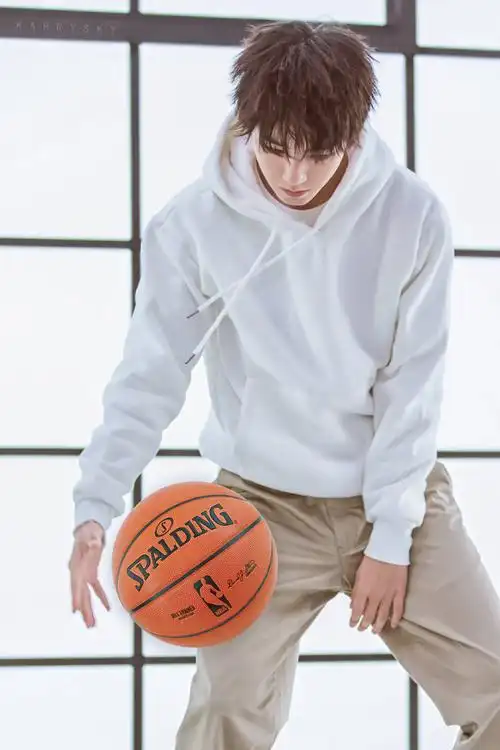 [王俊凯][新闻]190216 粉丝巧p图 篮球王子王俊凯活力上线