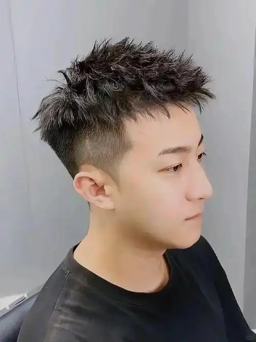 165cm男生剪这3款露额发型帅气又显高颜值蹭蹭涨