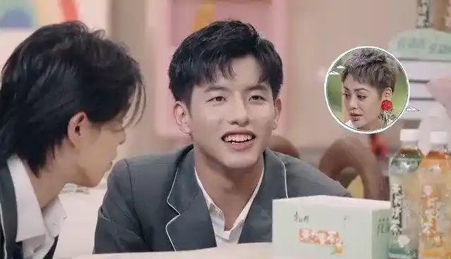 怦然心动20岁收官#王正卓@姓王的方块卓 朱. 来自浪里看综艺 - 微博