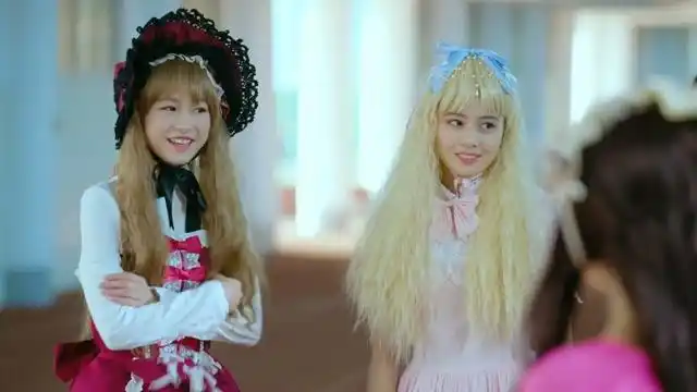 我们的少年时代:唐缇美女身穿洛丽塔,霸气演出,简直可爱极了