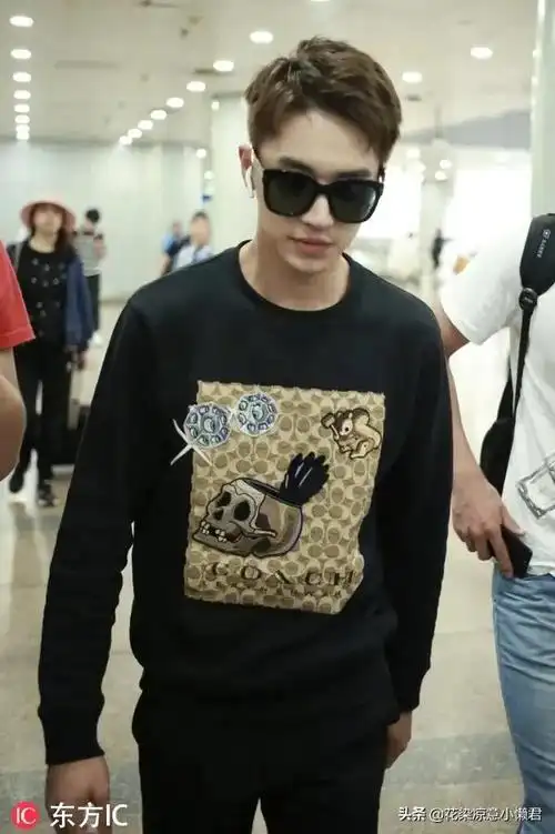 黄景瑜许魏洲抬下巴(黄景瑜许魏洲撞脸明星时刻)(52)