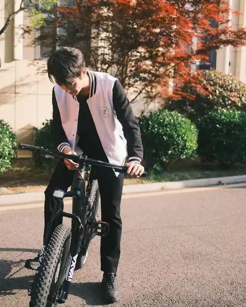 许凯你比星光美丽##许凯韩廷