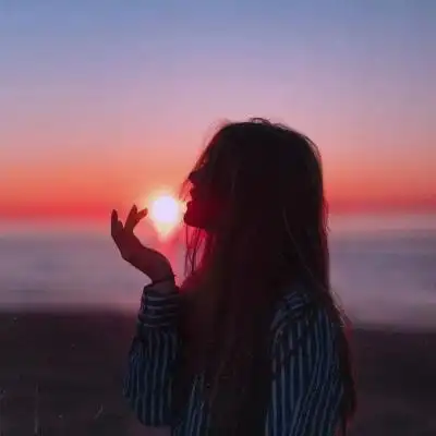 美女头像背影夕阳高清夕阳下的背影头像女生唯美漂亮图片