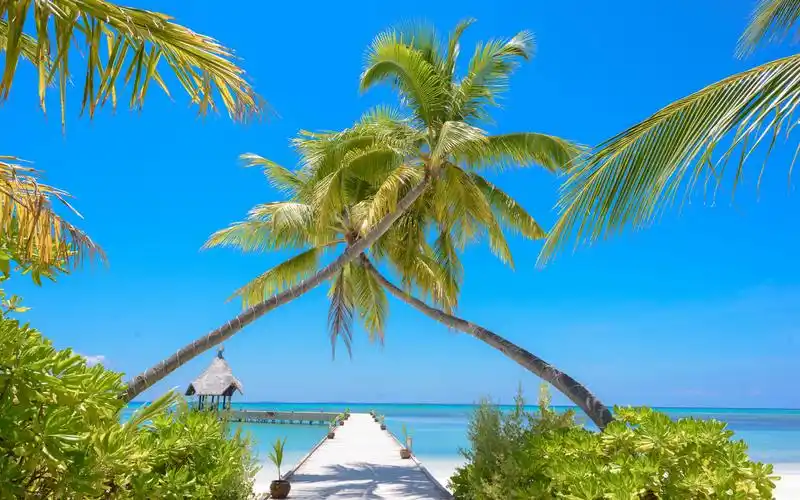 超美蓝色海滨风景图片桌面壁纸