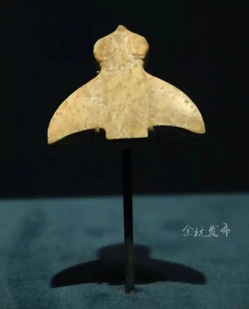 良渚文化玉鸟 良渚博物院藏