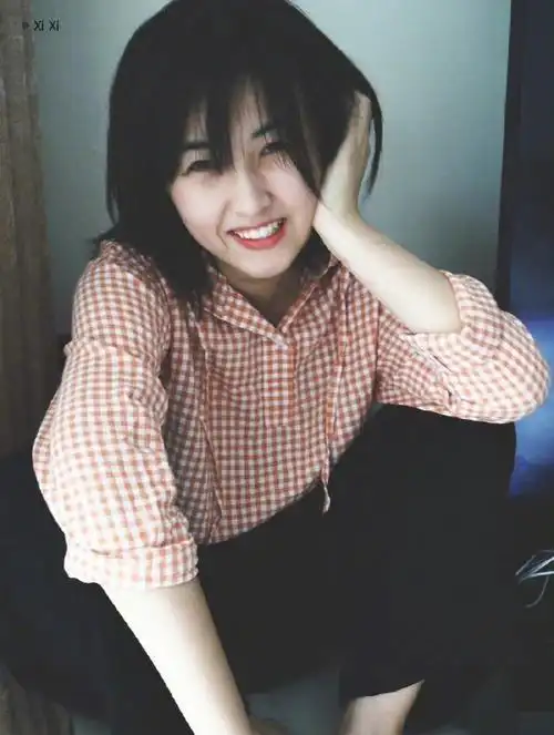 张子枫笑容也太治愈了