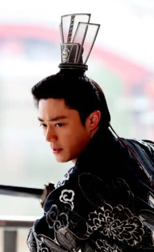 《倾世皇妃》演员现状,女主和男二家庭美满,她却"没戏可演"