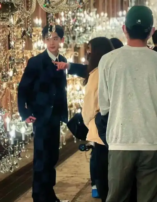 佩服楠哥一成不变的帽子衣服裤子