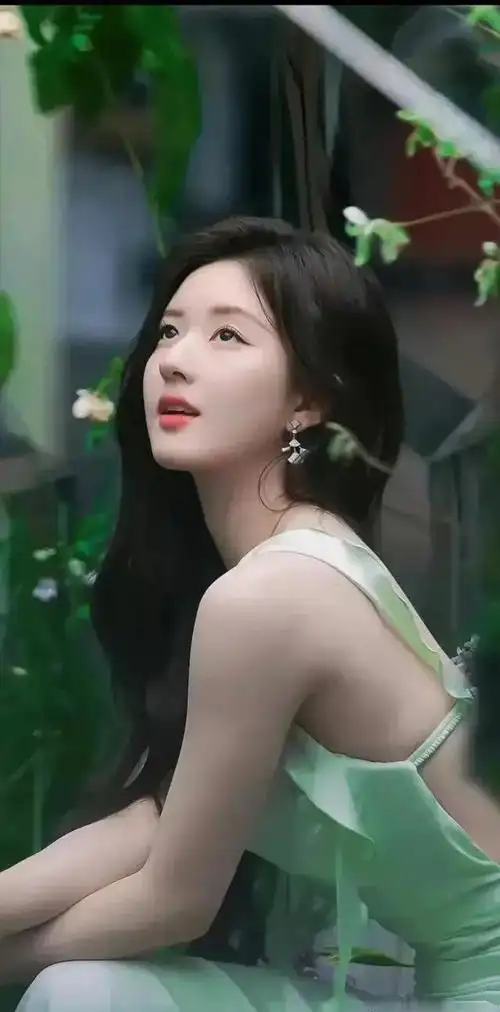 甜美可爱的赵露思