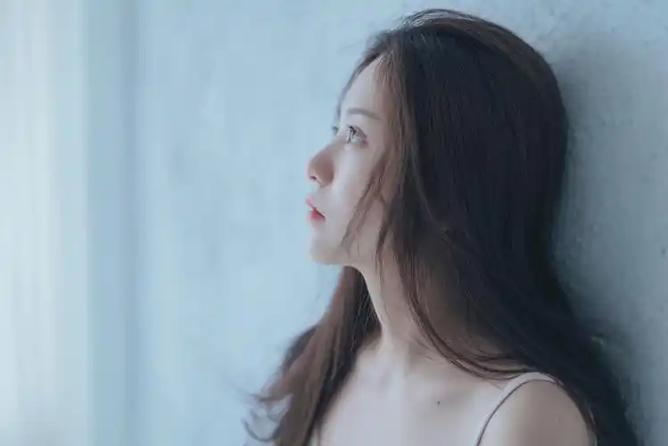 独自伤感的美女,女孩,壁纸独自伤感的美女