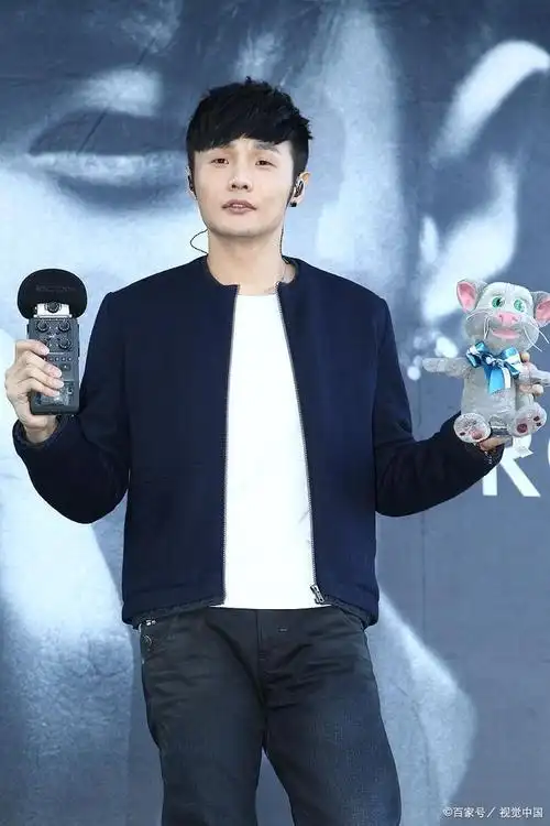 明星李荣浩的故事