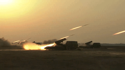 在复和战场上,在对敌人阵地射击时,就遇到上述情况,使用的是130火箭炮