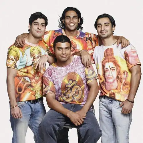 四个人,伙伴,朋友,站,坐,笑,微笑,露齿笑,横图,室内,白天,白色背景