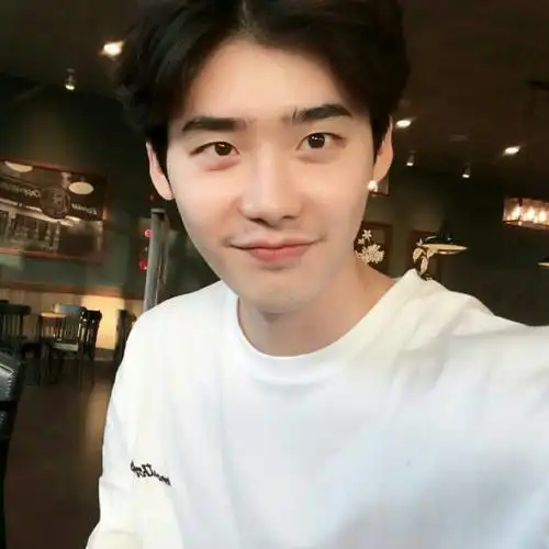 韩潮男星李钟硕头像集