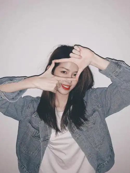 自拍姿势自拍照怎么拍