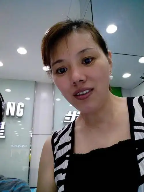 50岁离异女征婚照片(id:59941352)_意大利征婚交友_珍爱网