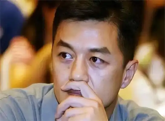 李亚鹏的前妻,抽烟喝酒打麻将,竟然是世上最好的妈妈