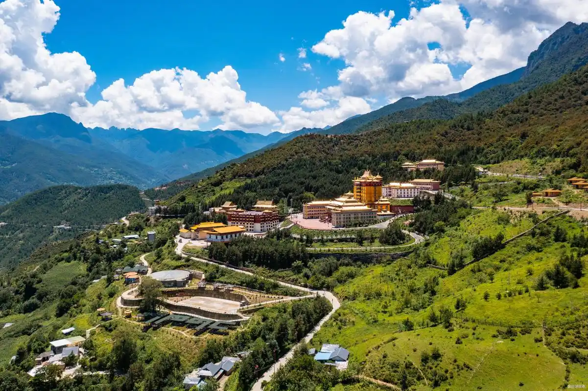 从盐源到木里,感受四川凉山彝族以外的民族风情