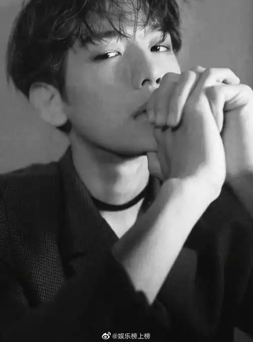 边伯贤反差感系列好爱拽里拽气的啵啵虎