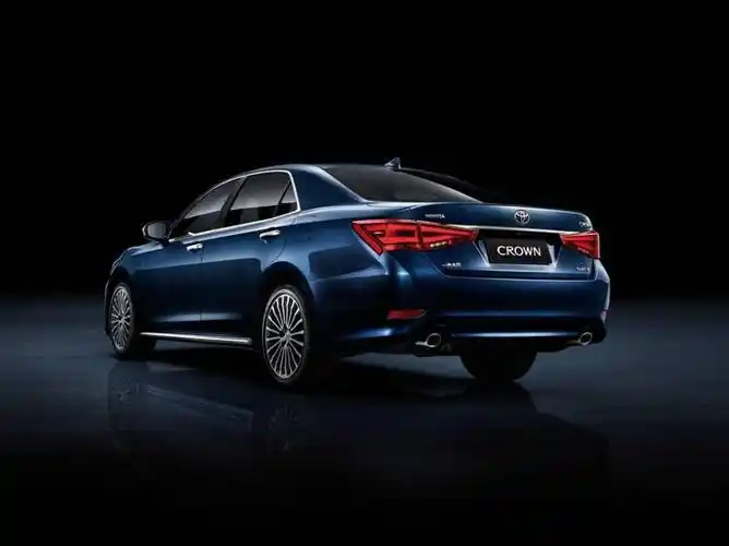 仅26.48万起,丰田最豪华大轿车出新款,买哪款更值?