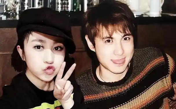 演员马丽38岁高龄为小11岁丈夫生孩子是我人生中最正确的决定