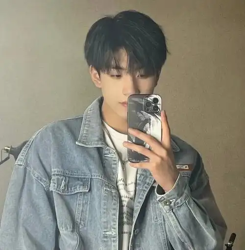 男生发型三七微分