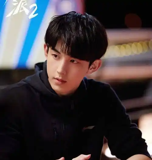 少年派2花絮赵今麦一句话让郭俊辰笑场下意识动作却很自然