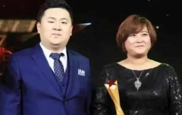 尽管有时会有关于他们关系的绯闻传出,但贾玲和孙集斌都及时澄清,强调