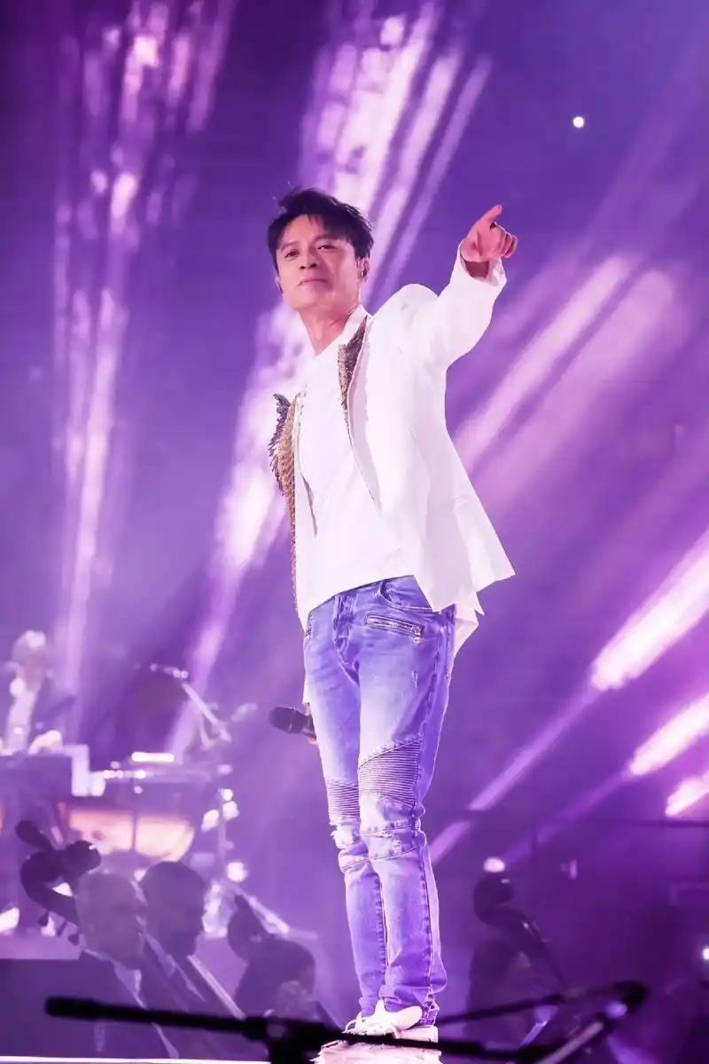 靓仔.原图来自英皇北京官博及贴吧#李克勤 #李克勤演唱会 # - 抖音