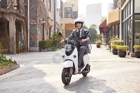 电动汽车概念插画黄色电瓶车高清图片一个住在电瓶车里女人高清图片