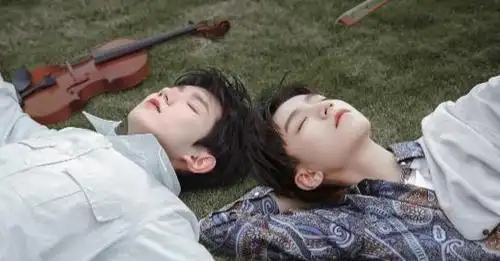 今年,凯源在不同的跨年舞台,但他们对舞台的热爱用实际行动让粉丝体会