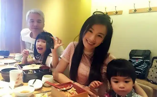 张卫健老婆为生子变成这样?