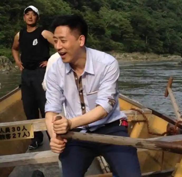 唐鹤德唐鹤德更新ins啦!努力向上游,大家一起努力高考加油啊!