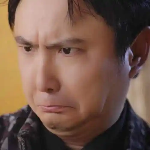 沈腾撞脸地铁老爷爷表情包