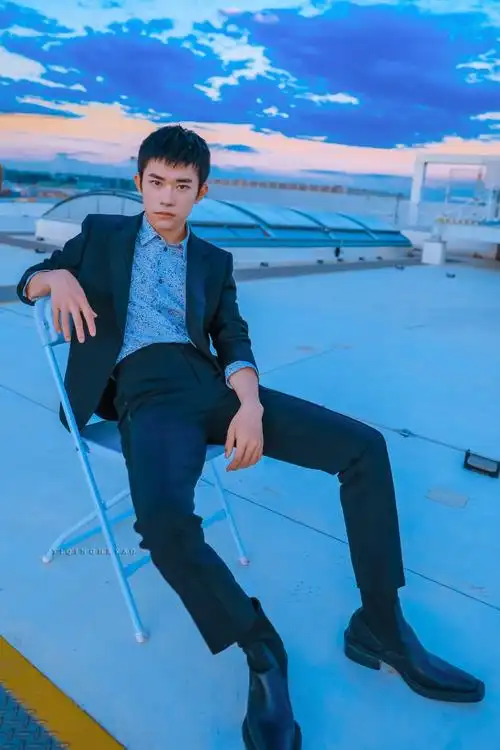 易烊千玺 bmw宝马新生代代言人