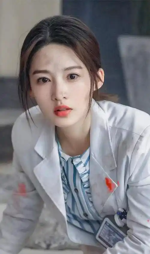 爱上特种兵黄景瑜秀身材李沁秀哭戏战损妆封神剧情很喜感