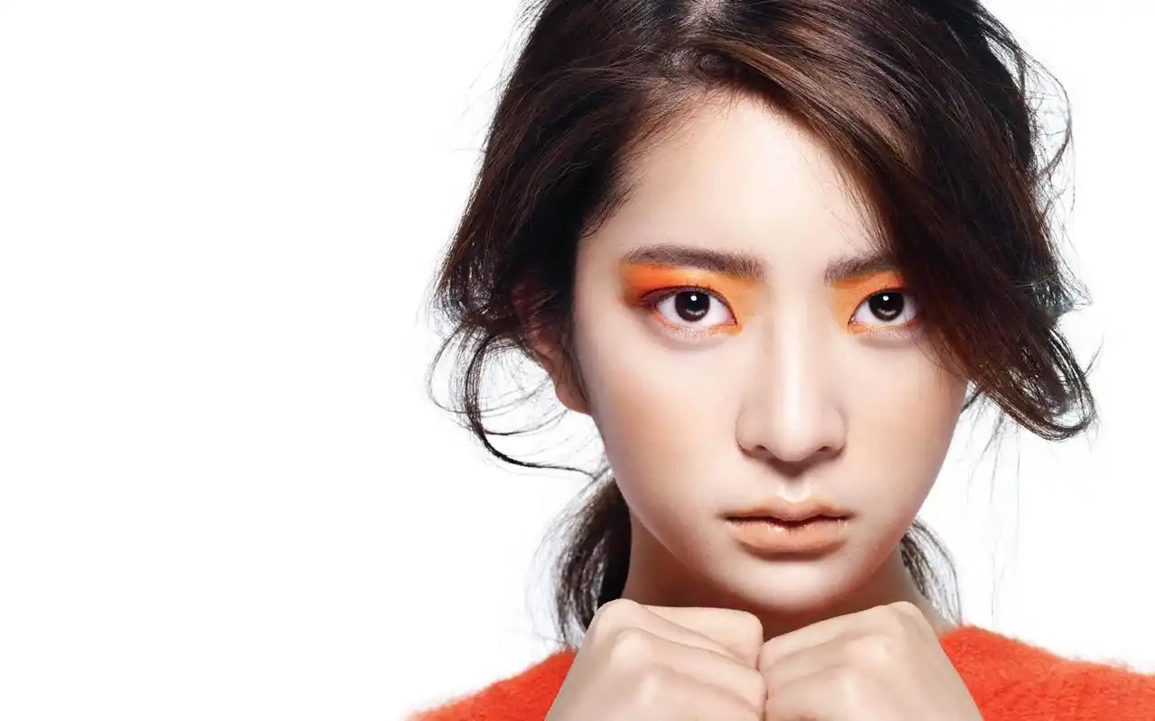 雅英唯美轻熟女桌面壁纸高清大图预览1920x1200_日韩明星下载_美桌网