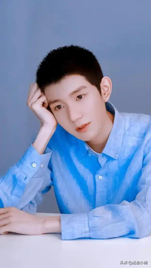 王源的这组寸头造型真的太可了!有种心动的感觉呢