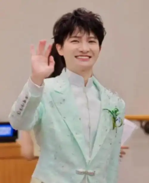 这一次,站在联合国舞台上献唱的周深,再一次让人对他刮目相看