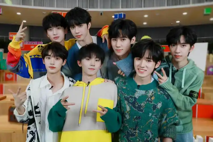 时代少年团合体啦 ……__财经头条