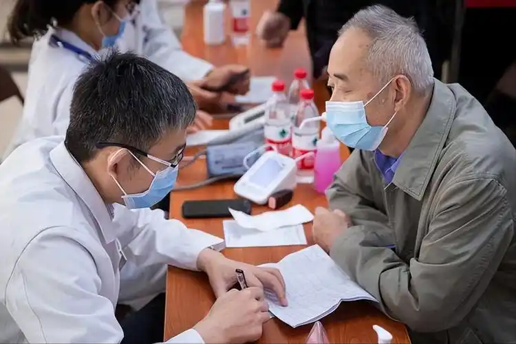 胃病不能吃苹果?医生:想要胃变得越来越好,这几种水果别下嘴!_腾讯新