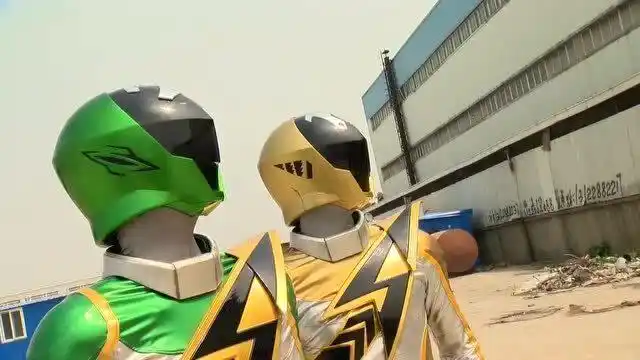 巨神战击队2:我们要不也出动吧!迫不及待,最好比比谁更厉害!